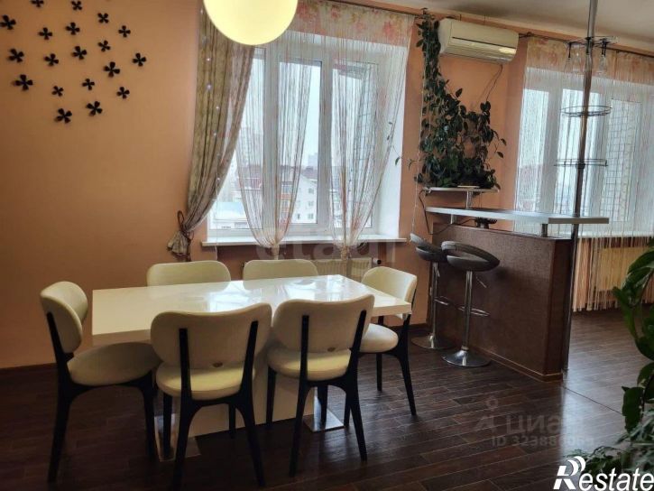 4-комн квартира улица Лётчика Злобина, 33,  д. 33