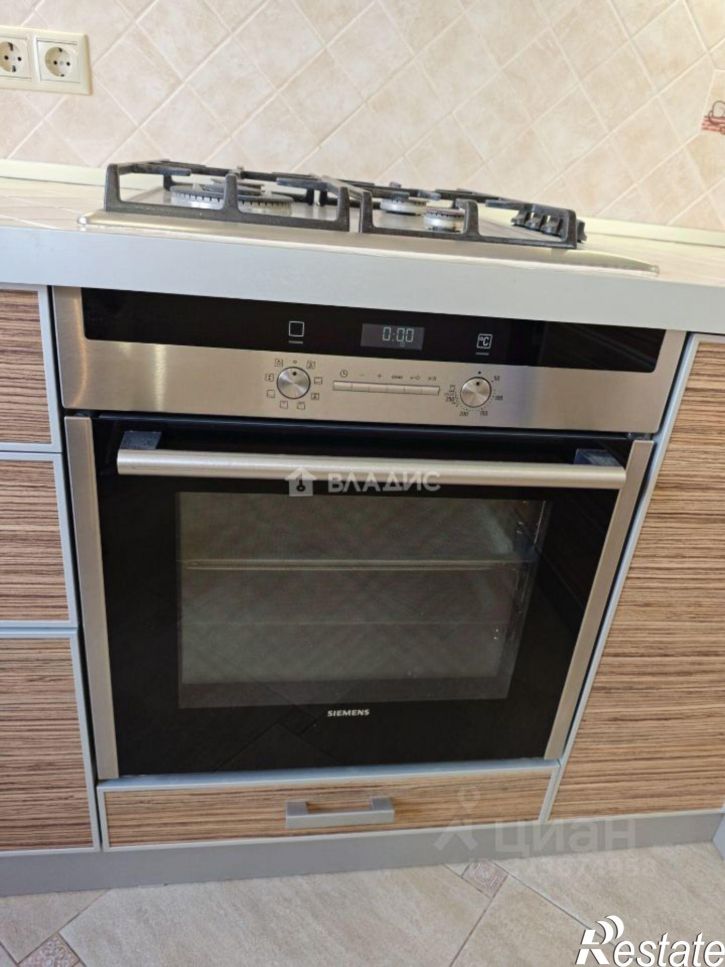 3-комн квартира пр-кт Патриотов, 50В,  д. 50В