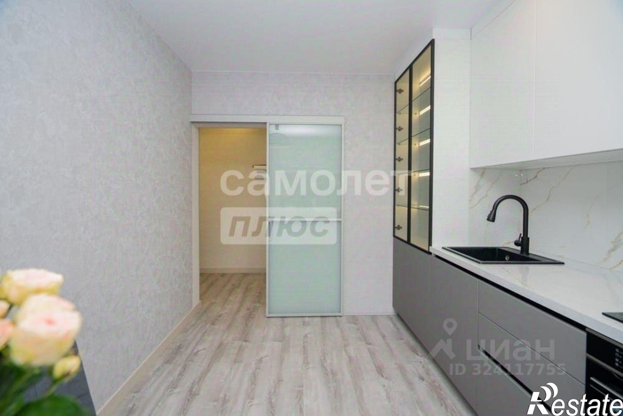 Купить квартиру за 9 790 000 рублей на ул Средне-Московская, 7