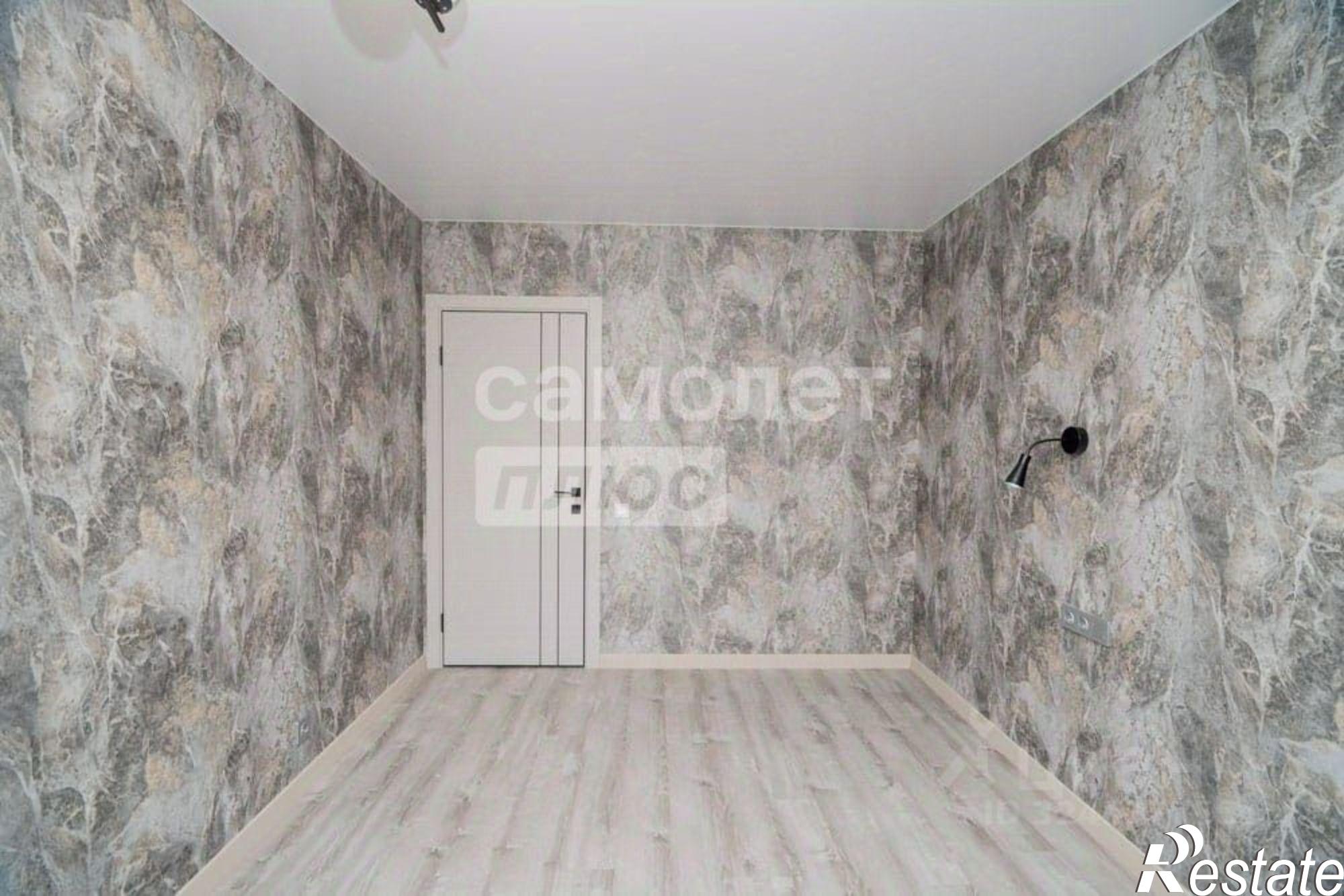 Купить квартиру за 9 790 000 рублей на ул Средне-Московская, 7