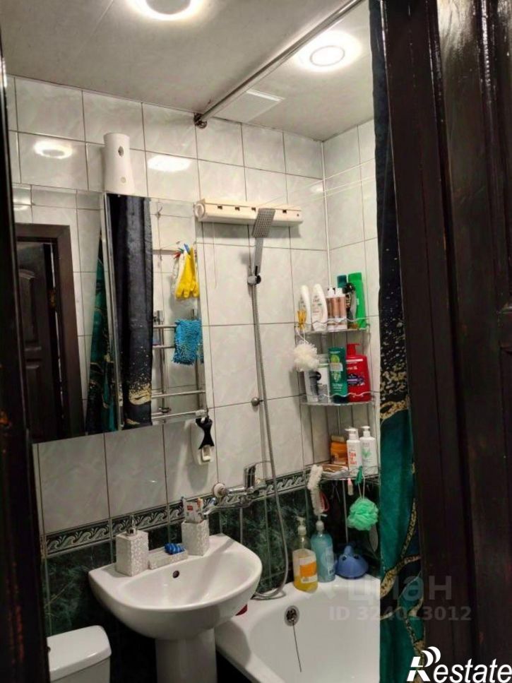 2-комн квартира ул Героев Стратосферы, 20а,  д. 20а