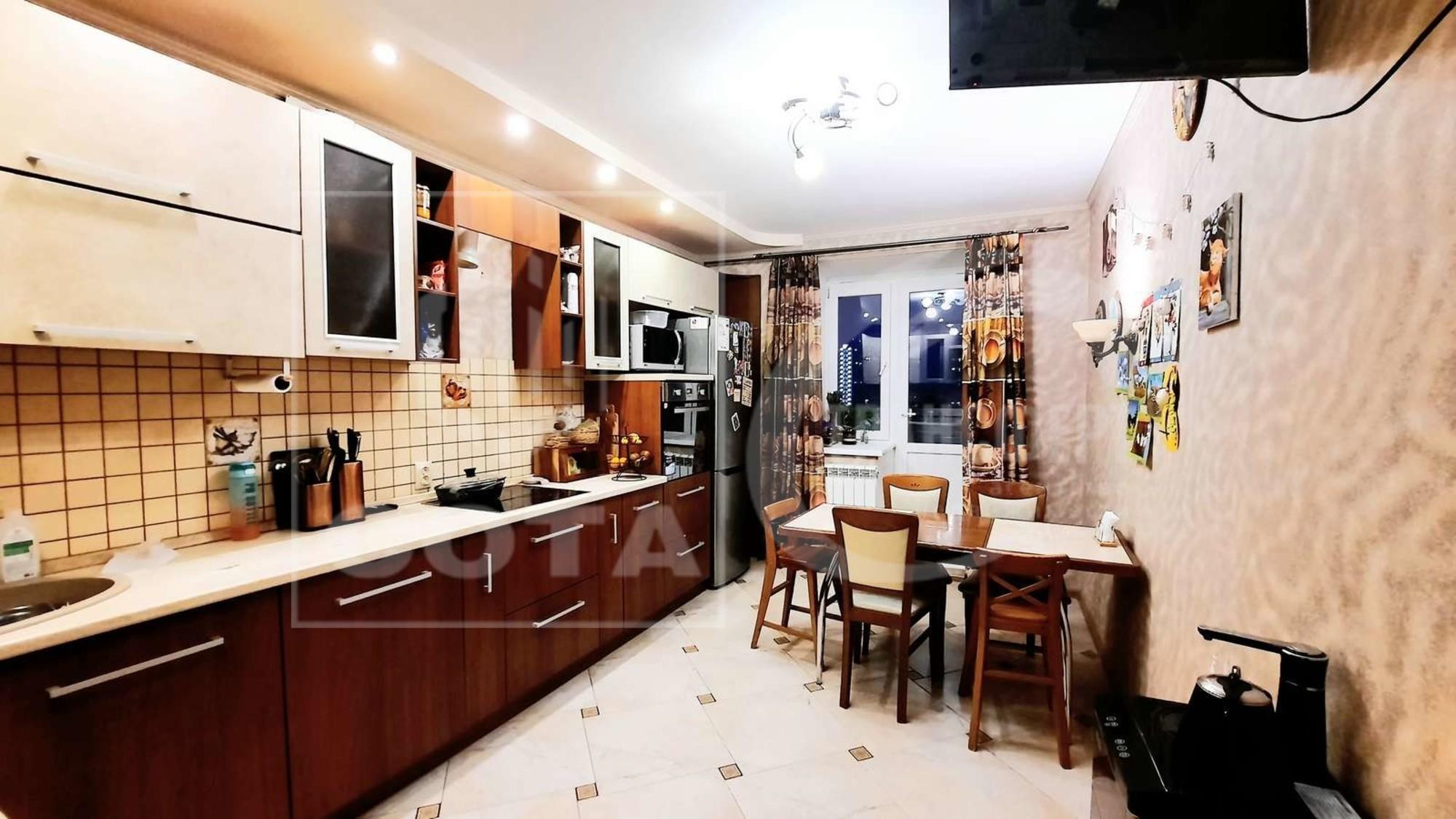 Купить квартиру за 8 900 000 рублей на 45 Стрелковой Дивизии улица, 247и