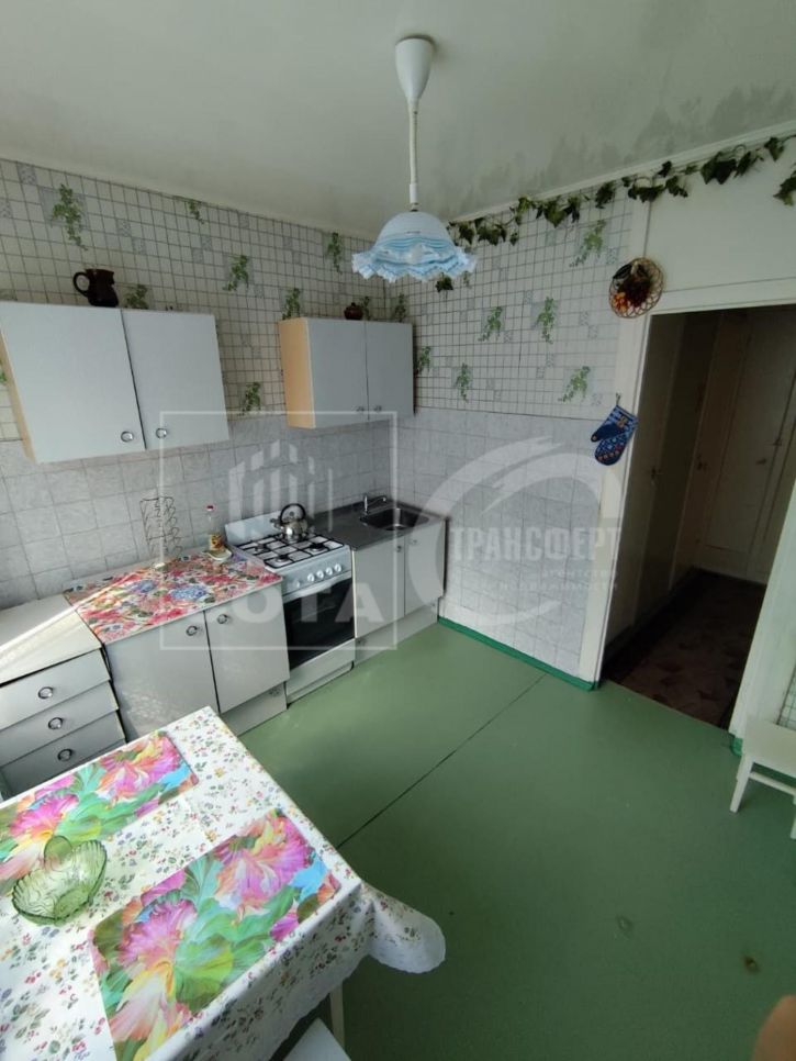 2-комн квартира Космонавта Комарова улица, 16