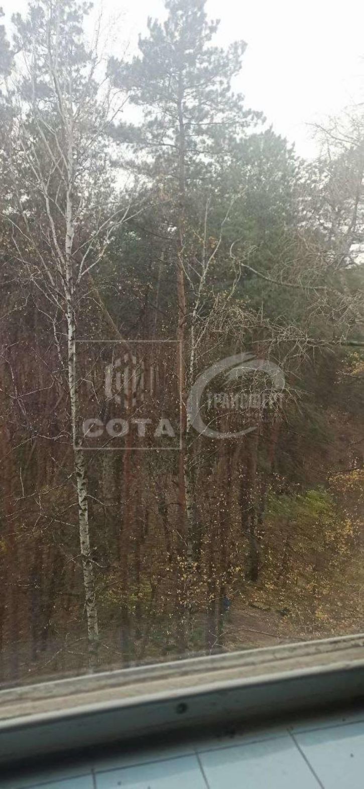 2-комн квартира Космонавта Комарова улица, 16