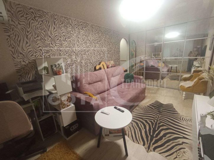 2-комн квартира Космонавтов улица, 38