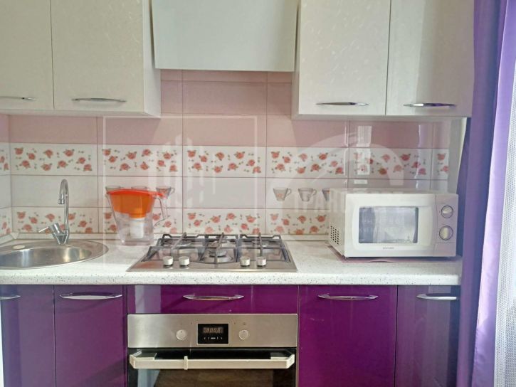 2-комн квартира Старых Большевиков улица, 18