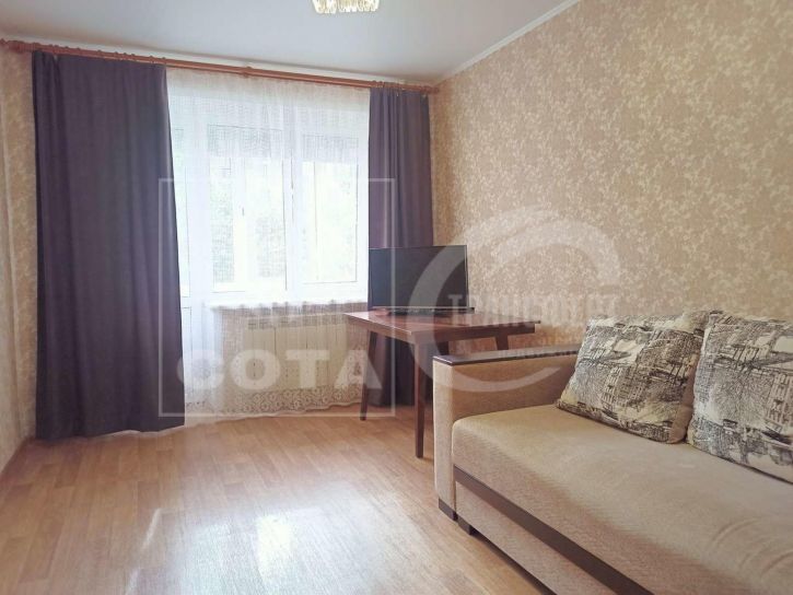 2-комн квартира Старых Большевиков улица, 18