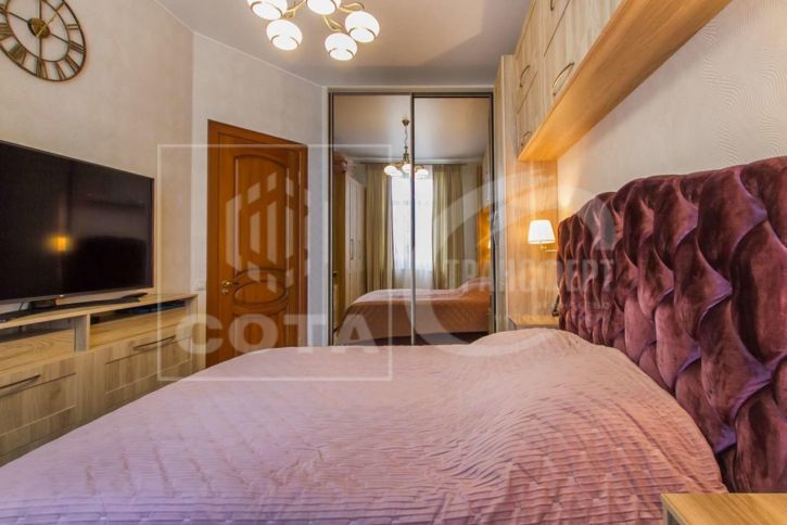 3-комн квартира Дзержинского улица, 12а