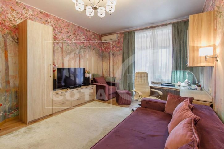 3-комн квартира Дзержинского улица, 12а