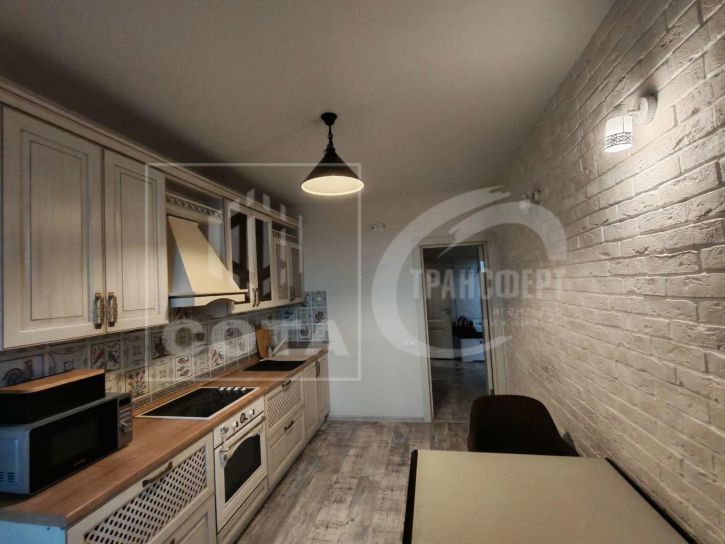 2-комн квартира Ворошилова улица, 1г