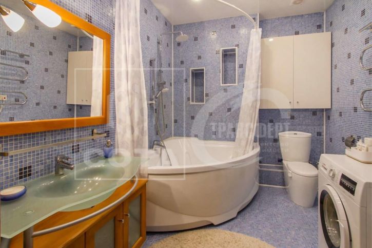 3-комн квартира Дзержинского улица, 12а