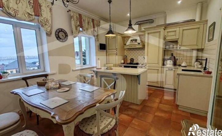 3-комн квартира ул Декабристов, 32,  д. 32