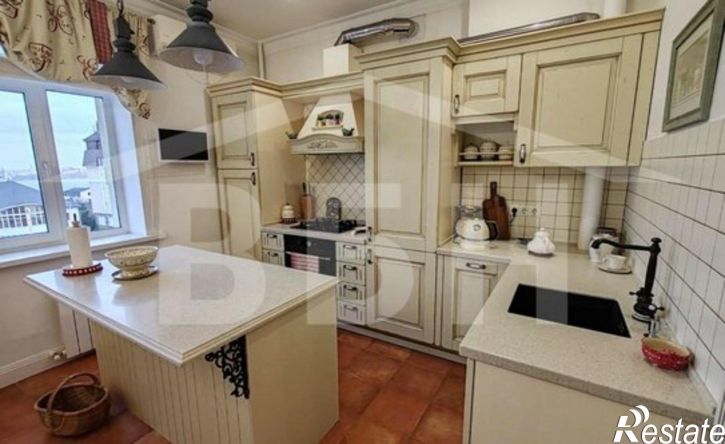 3-комн квартира ул Декабристов, 32,  д. 32