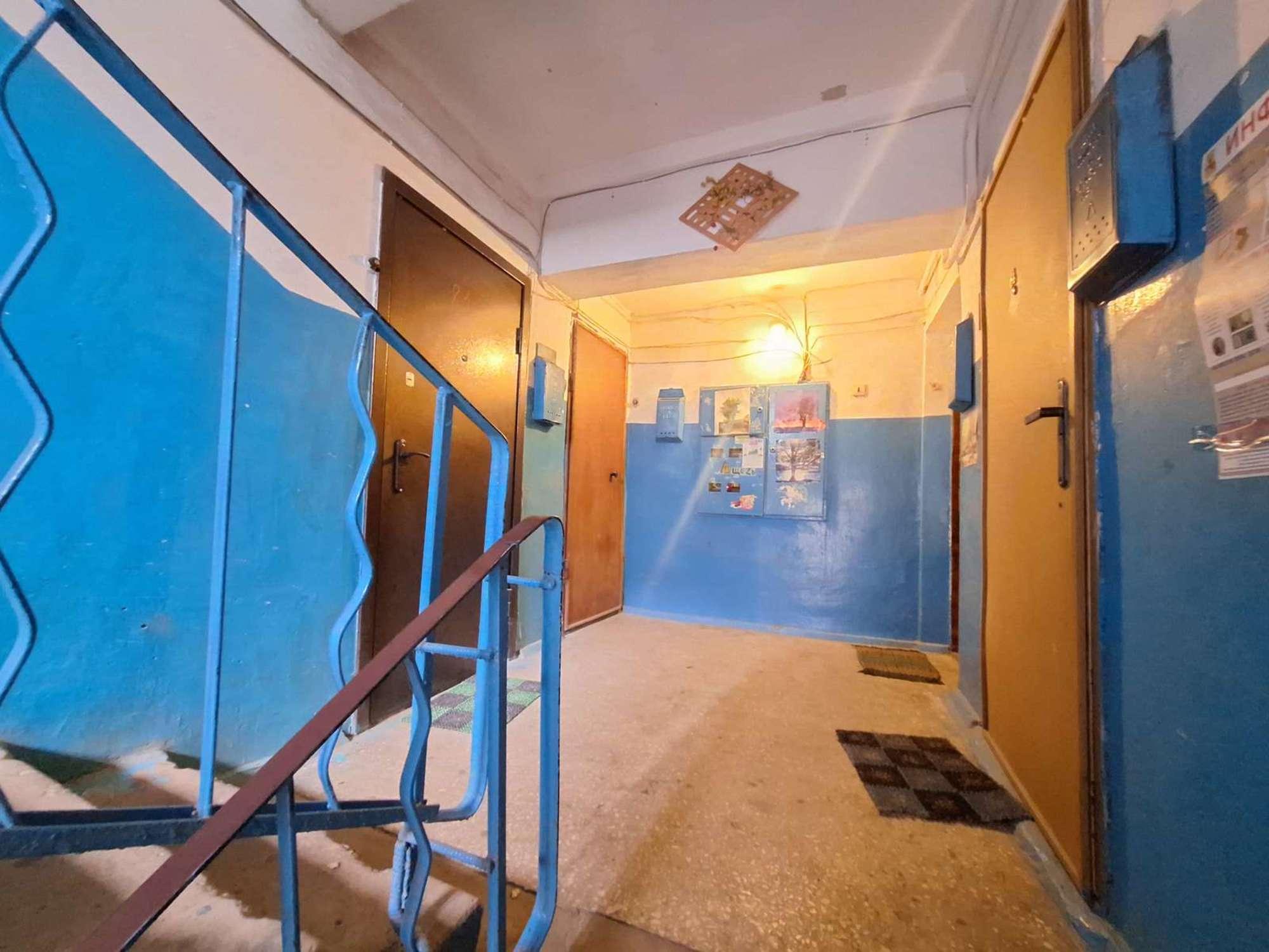 Купить комнату за 500 000 рублей на Домостроителей улица, 79