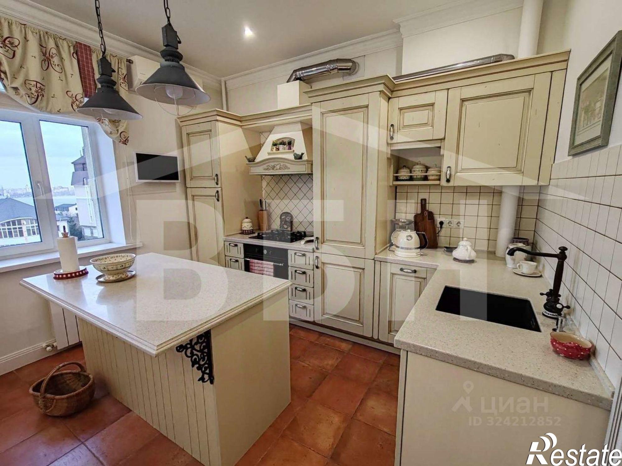 Купить квартиру за 21 250 000 рублей на ул Декабристов, 32