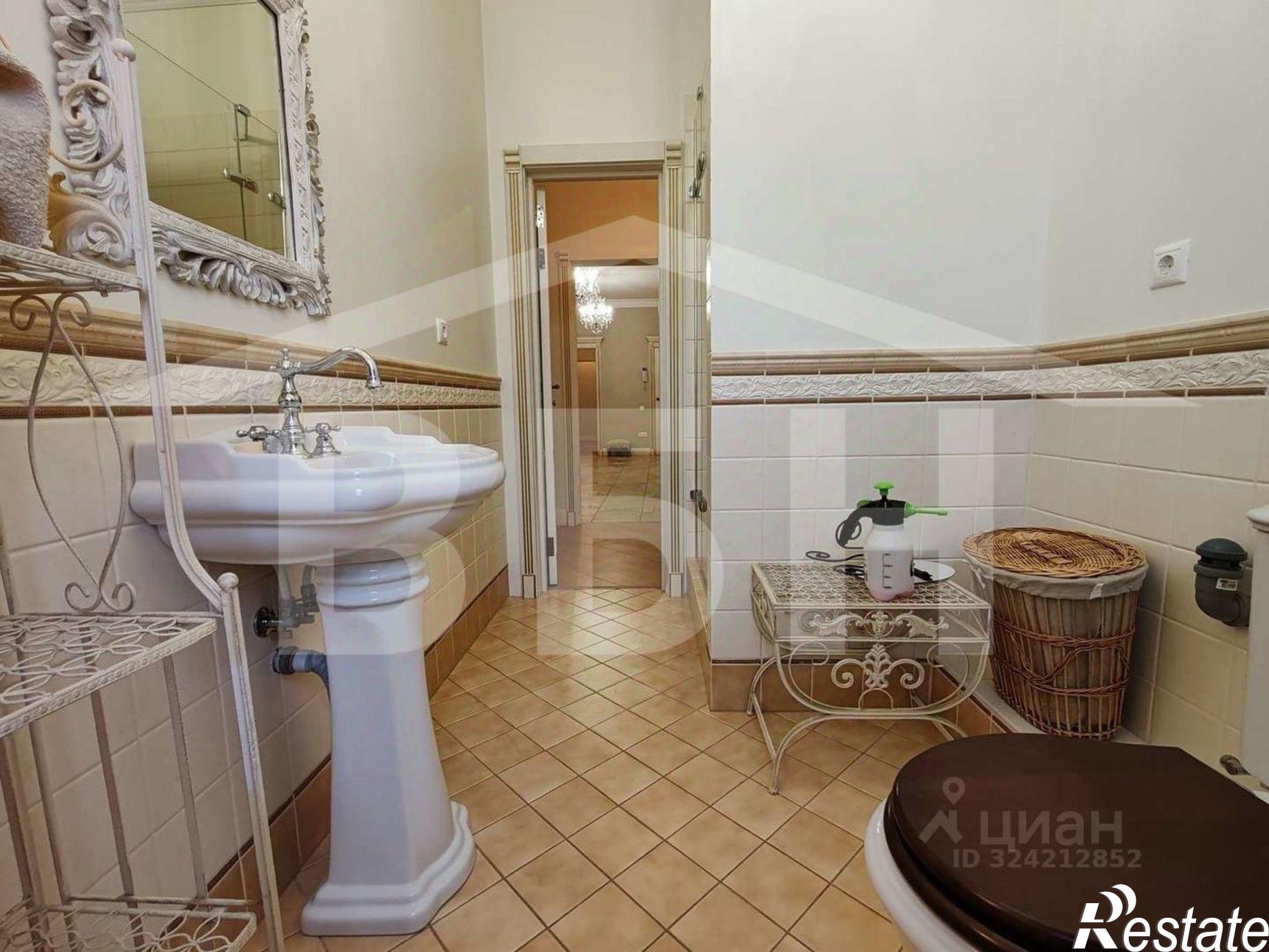 Купить квартиру за 21 250 000 рублей на ул Декабристов, 32