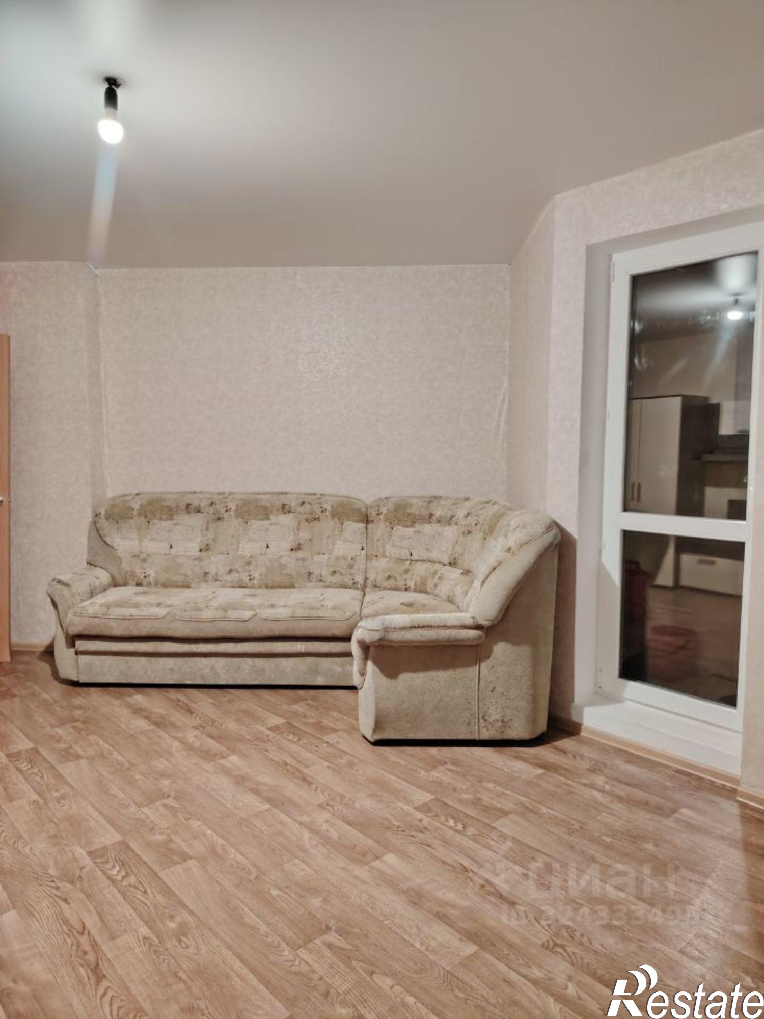 Сдать квартиру за 18 000 рублей на Московский пр-кт, 142/1