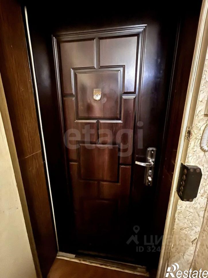 2-комн квартира улица Космонавта Комарова, 5,  д. 5