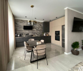 4-комн, 214кв м, этаж 1/3 Казачья улица, 46