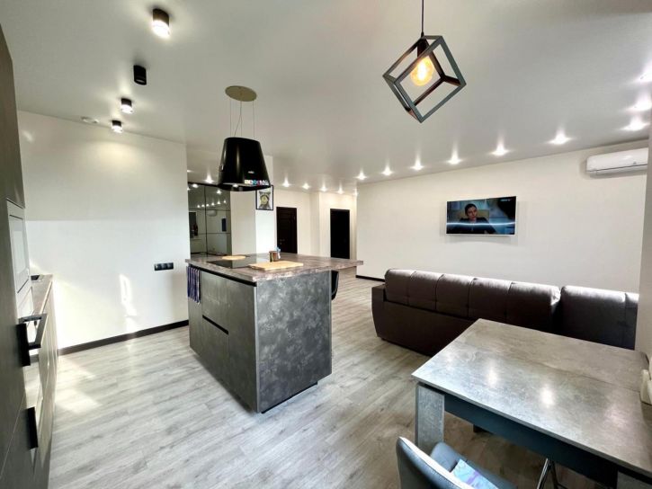 3-комн квартира Куколкина ул., 11