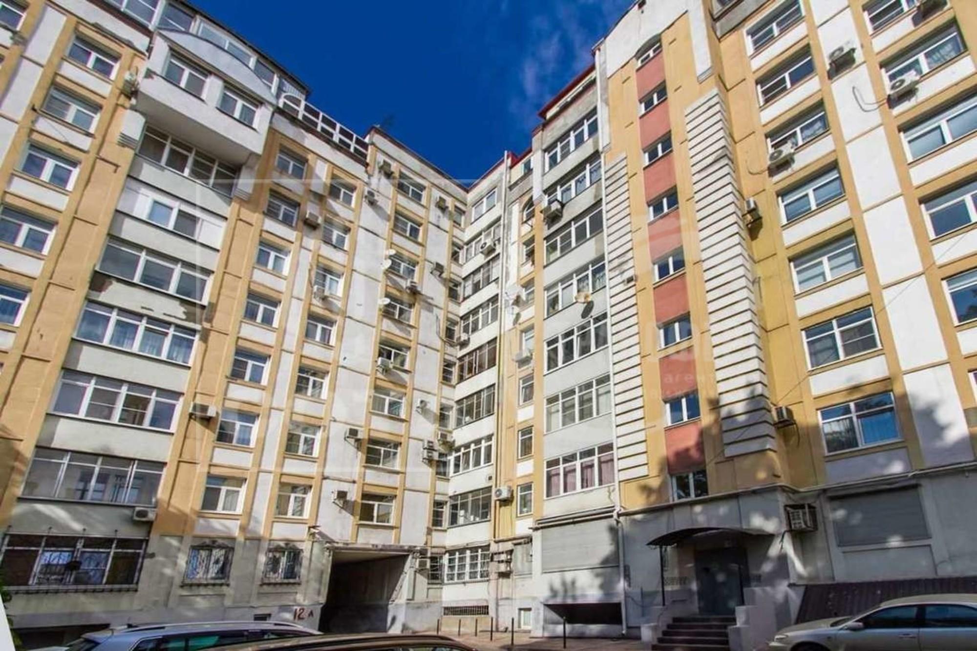 Купить квартиру за 19 000 000 рублей на Дзержинского улица, 12а