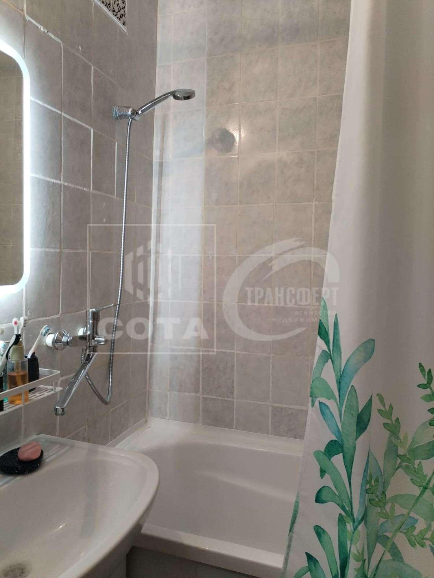 Купить квартиру за 4 800 000 рублей на Генерала Лизюкова улица, 18