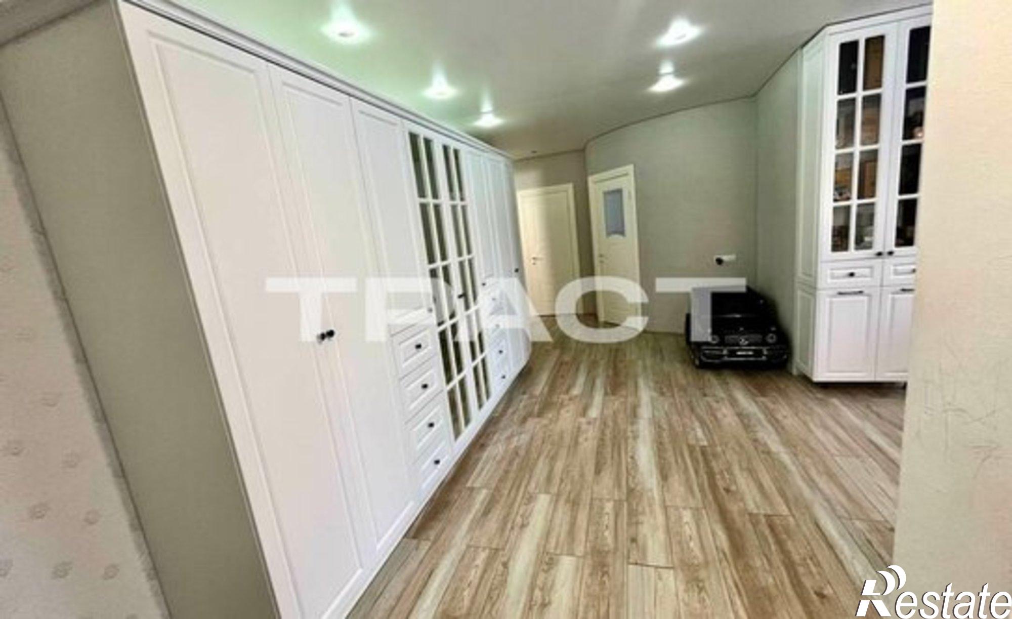 Купить квартиру за 12 500 000 рублей на ул Академика Конопатова, 11/1