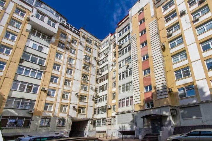 3-комн квартира Дзержинского улица, 12а