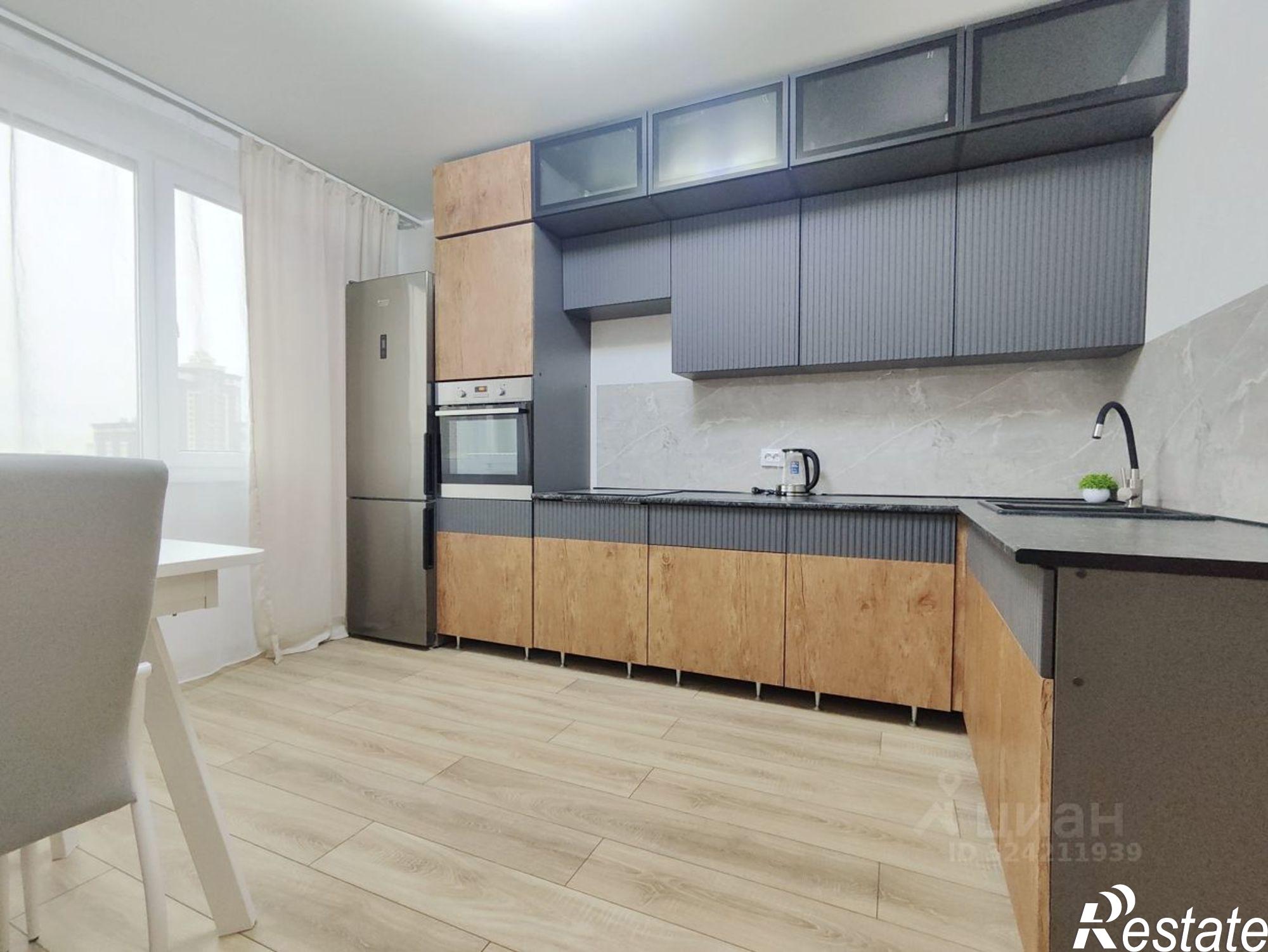 Сдать квартиру за 30 000 рублей на улица Загоровского, 7 к1