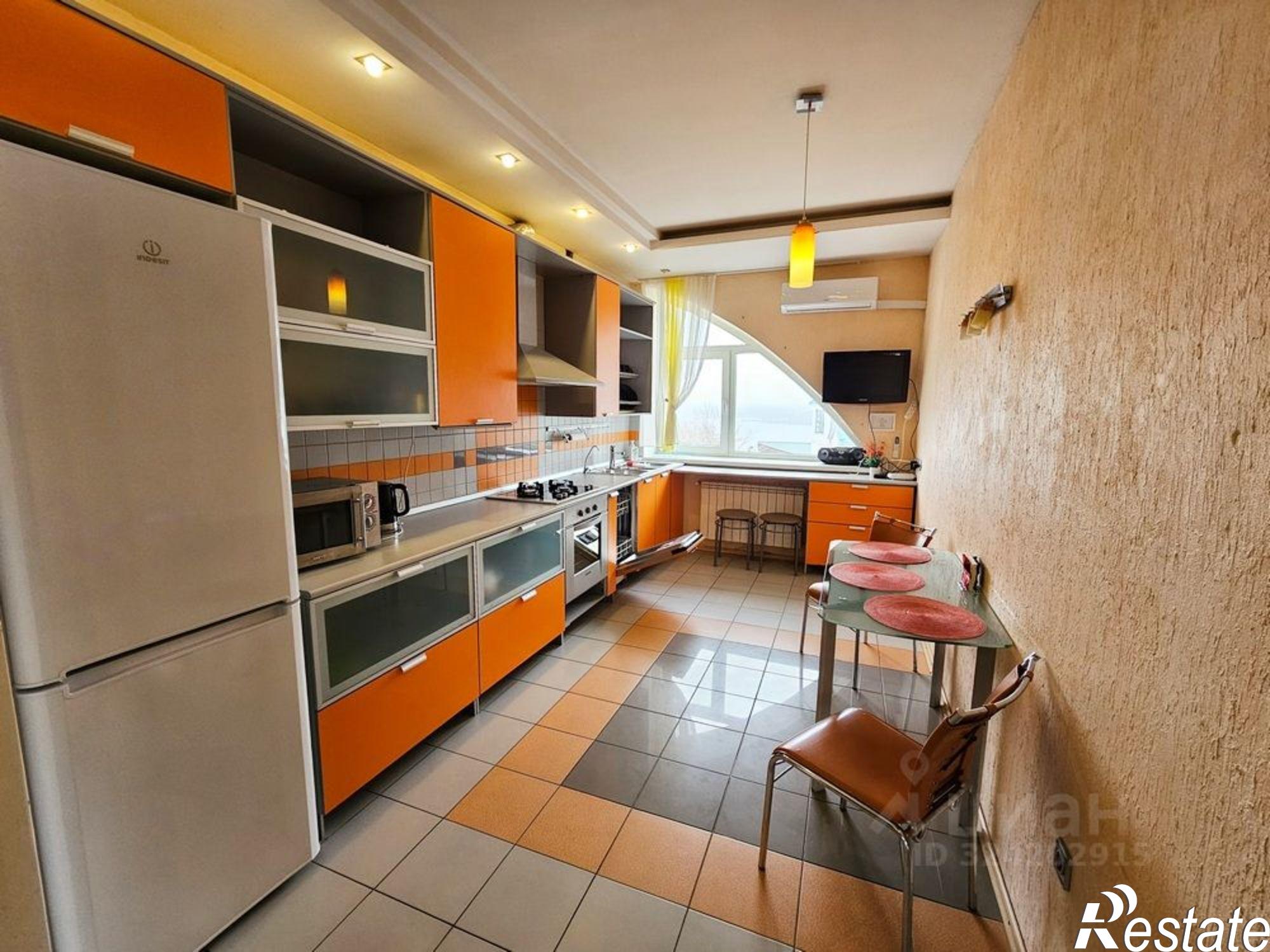 Сдать квартиру за 35 000 рублей на Детский переулок, 27