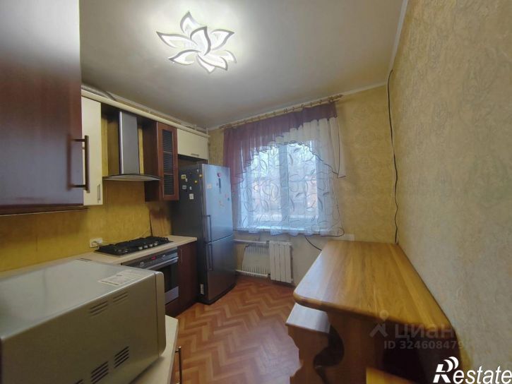 3-комн квартира улица 45-й Стрелковой Дивизии, 223,  д. 223