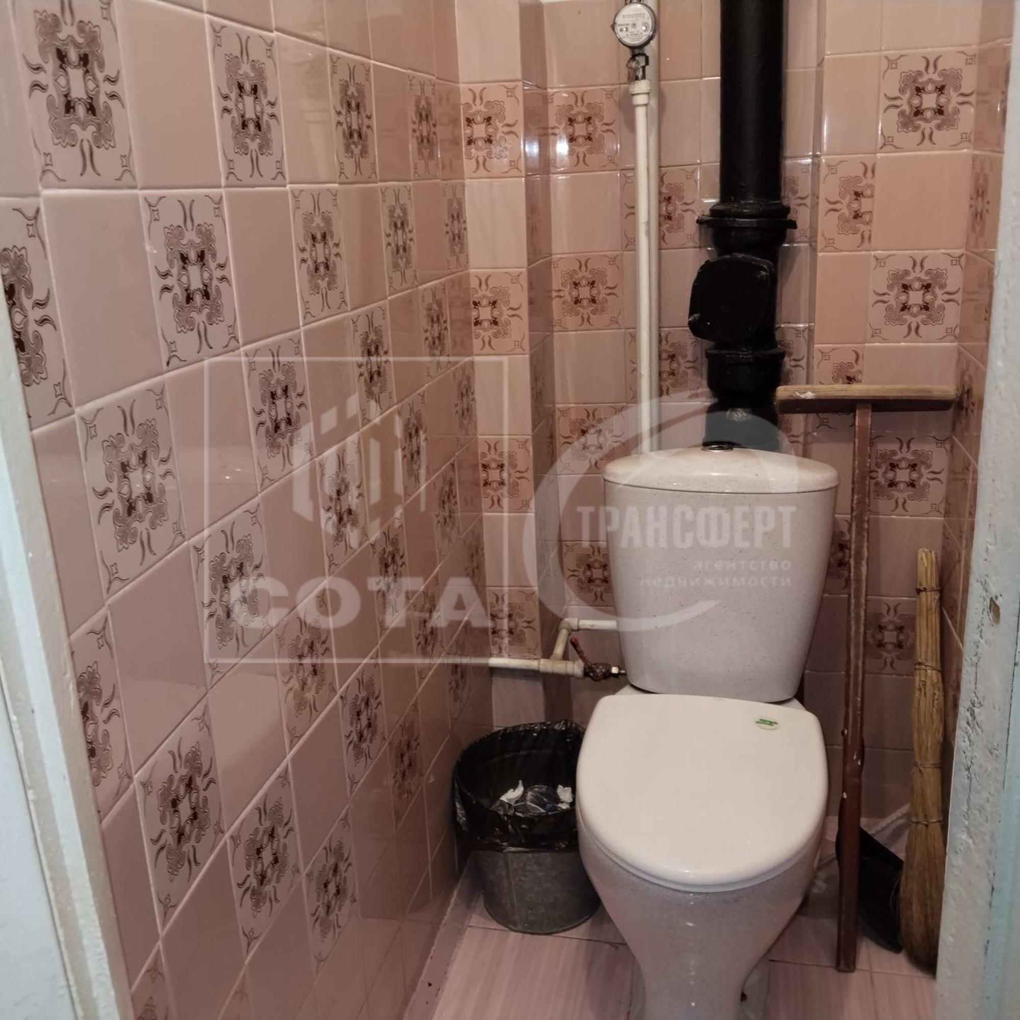 Купить квартиру за 3 300 000 рублей на Защитников Родины улица, 18