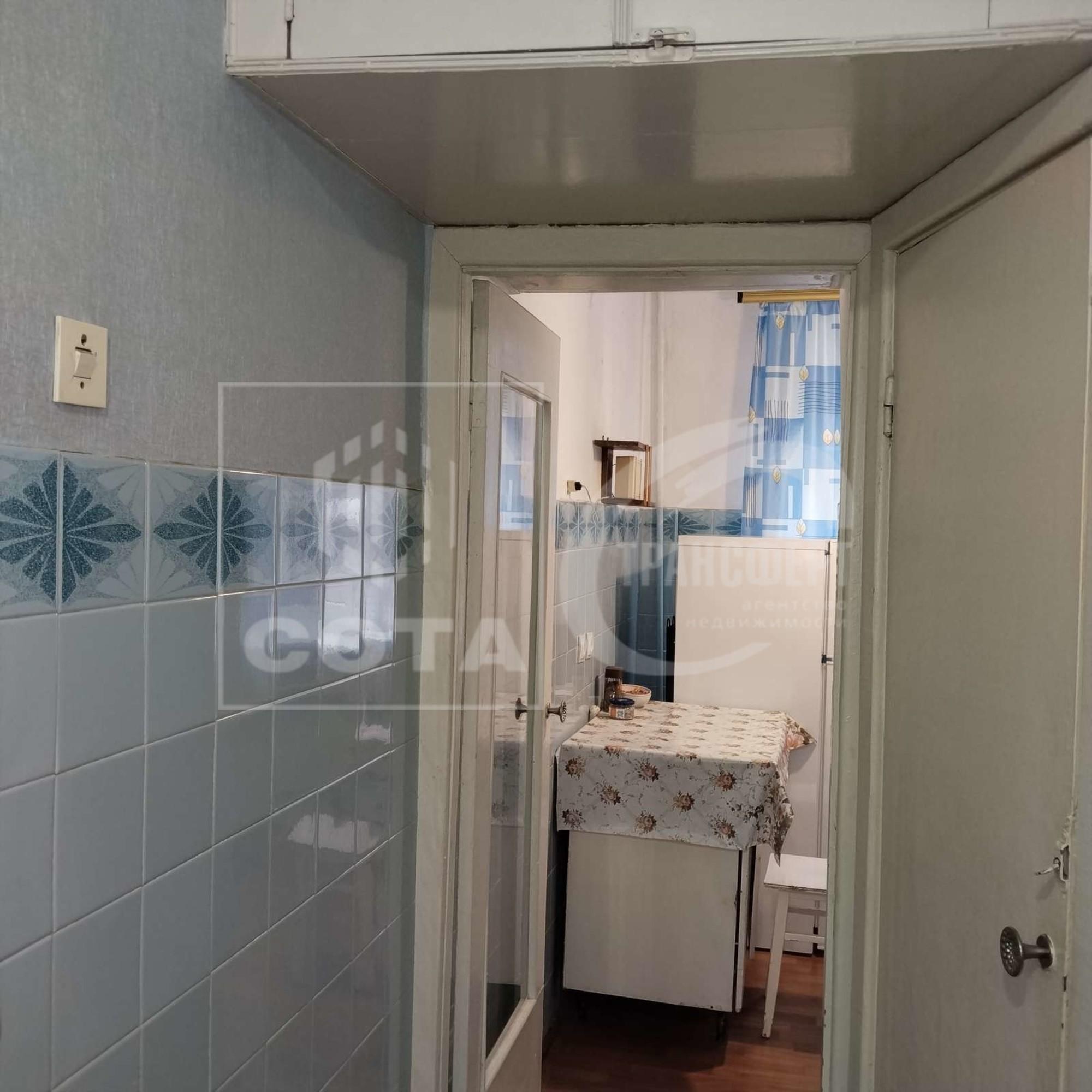 Купить квартиру за 3 300 000 рублей на Защитников Родины улица, 18