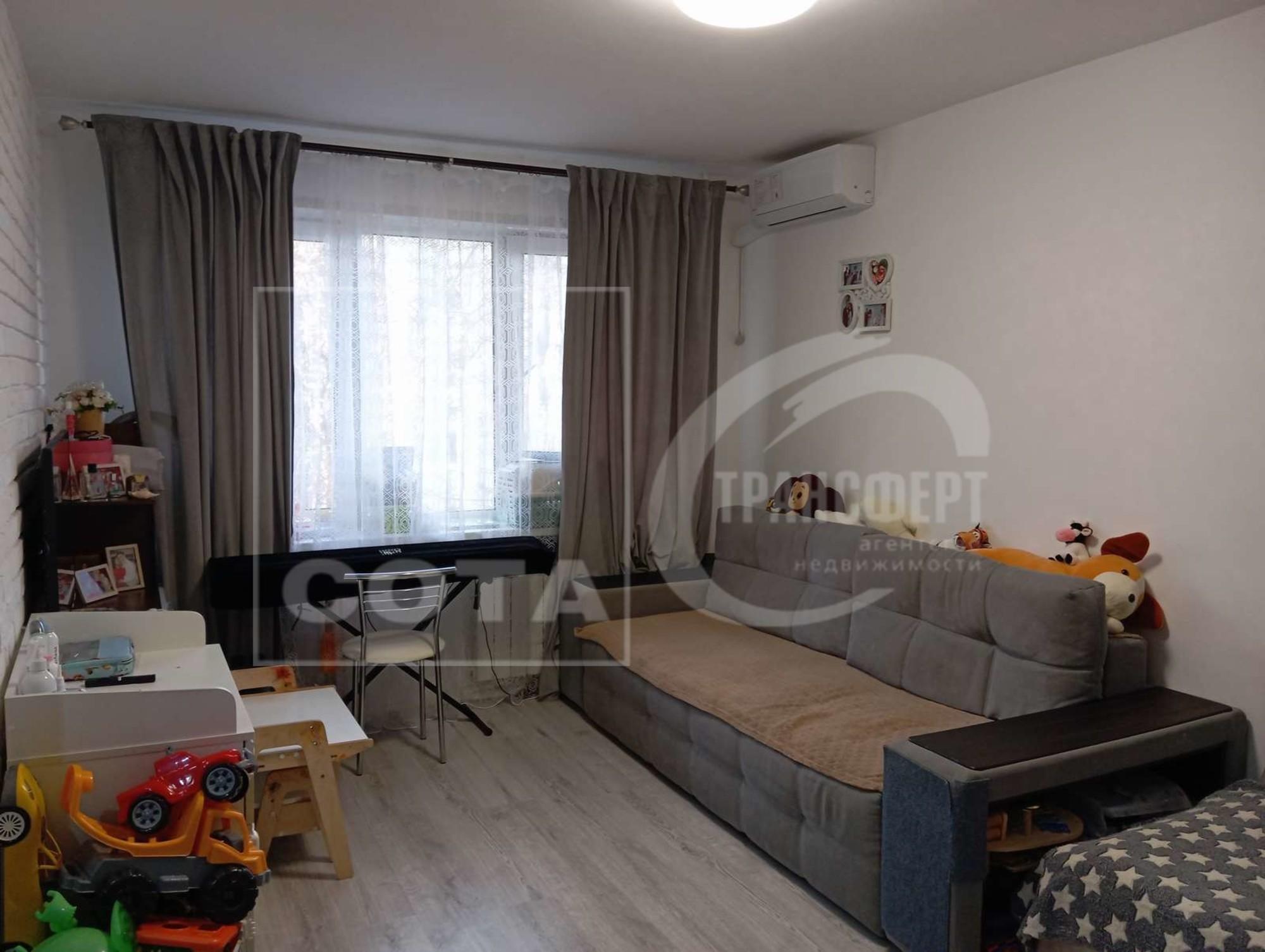 Купить квартиру за 3 490 000 рублей на Домостроителей улица, 12