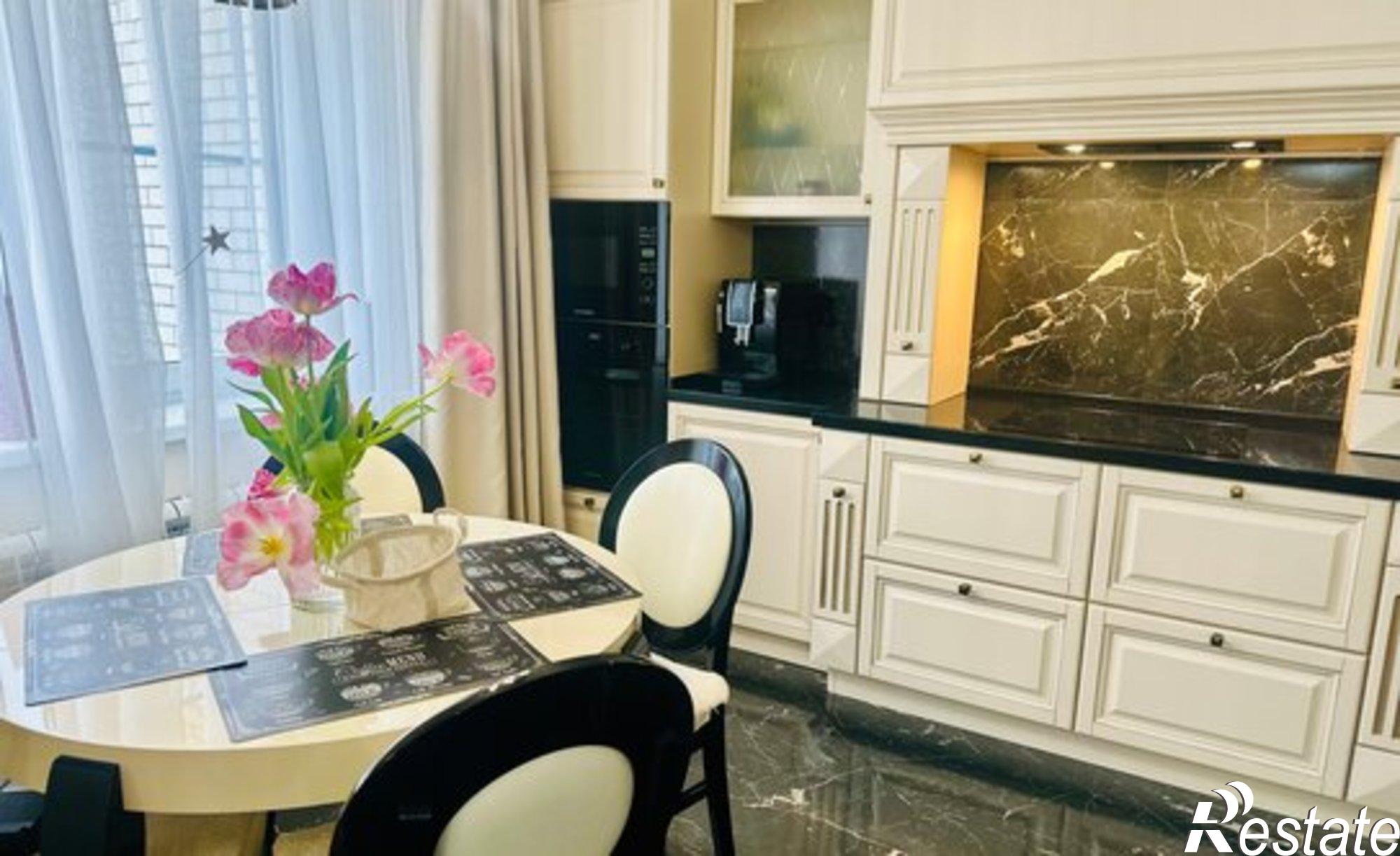 Купить квартиру за 13 000 000 рублей на Ленинградская улица, 82В