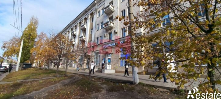 Торговое помещение улица Героев Стратосферы, 1,  д. 1