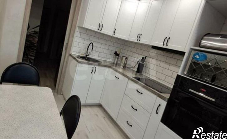 2-комн квартира улица Старых Большевиков, 90,  д. 90