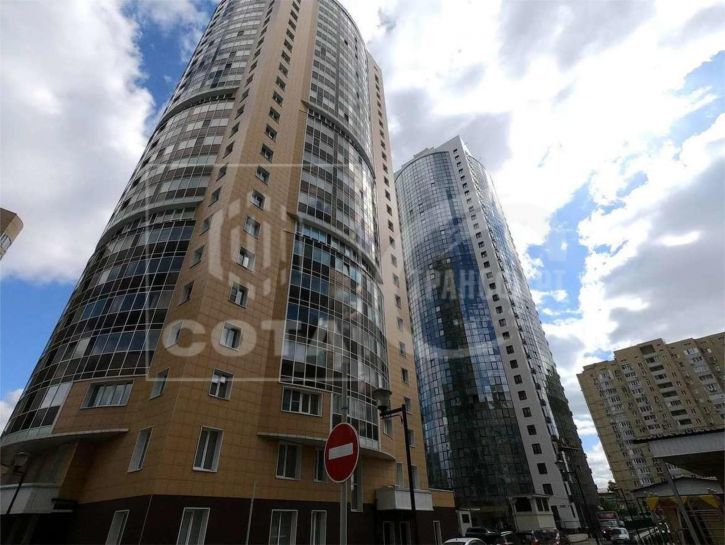 3-комн квартира Революции 1905 года улица, 31Е