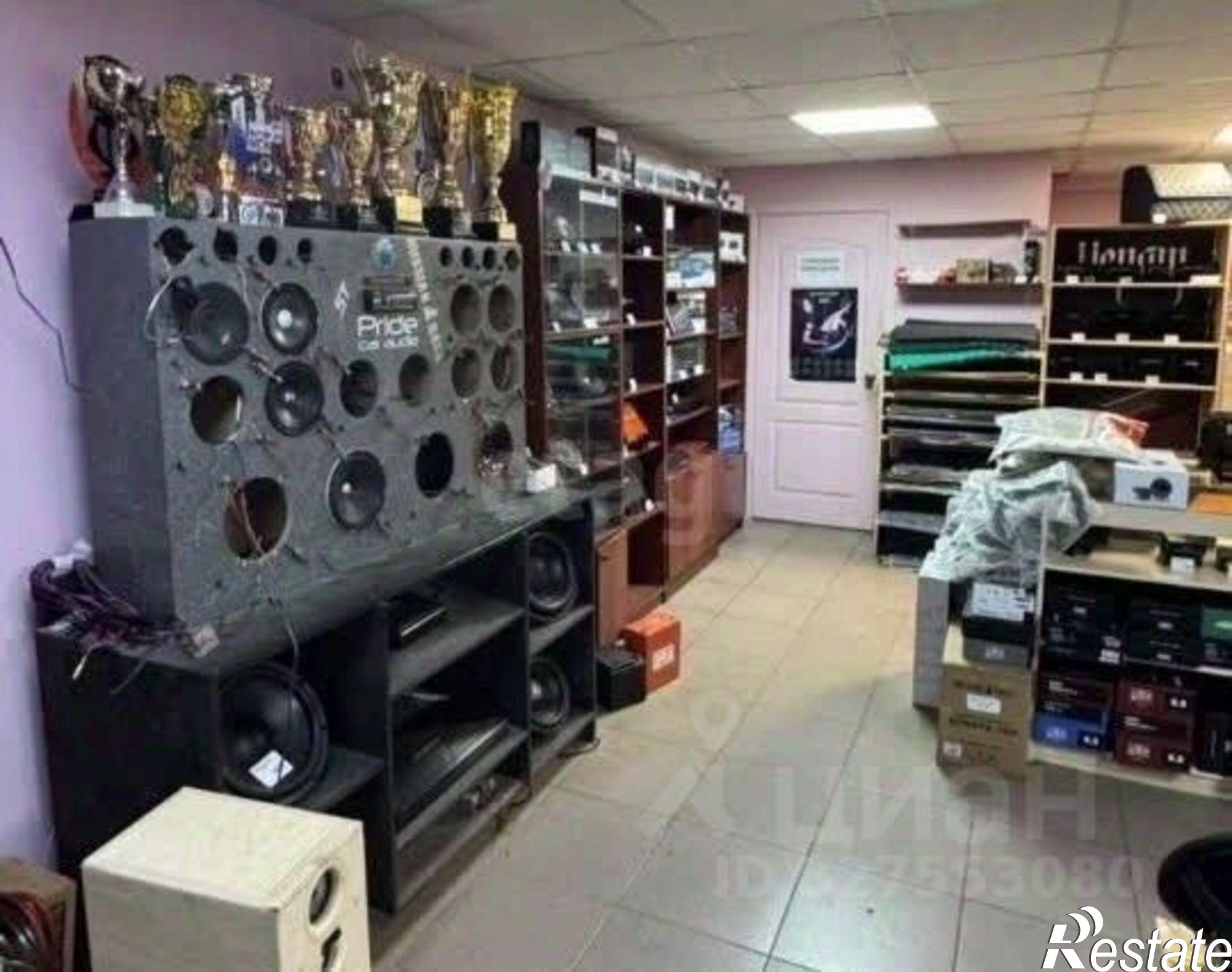 Купить торговое помещение за 7 224 390 рублей на ул Переверткина, 24