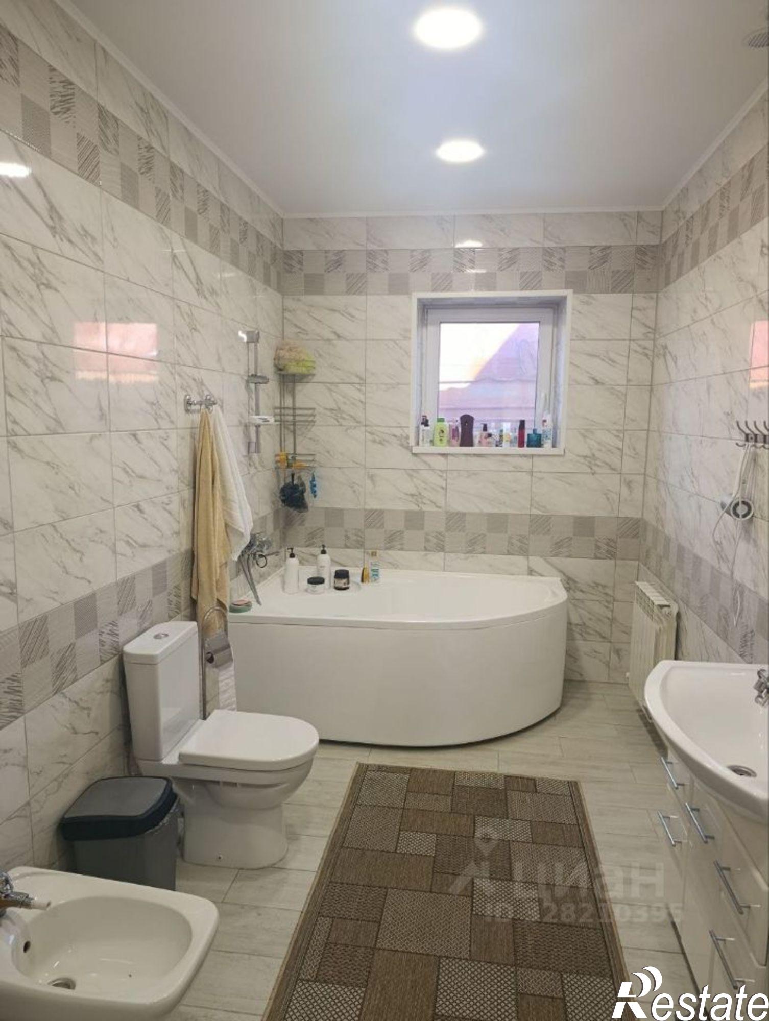 Купить дачу, дом, коттедж за 25 000 000 рублей на ул Университетская, 217