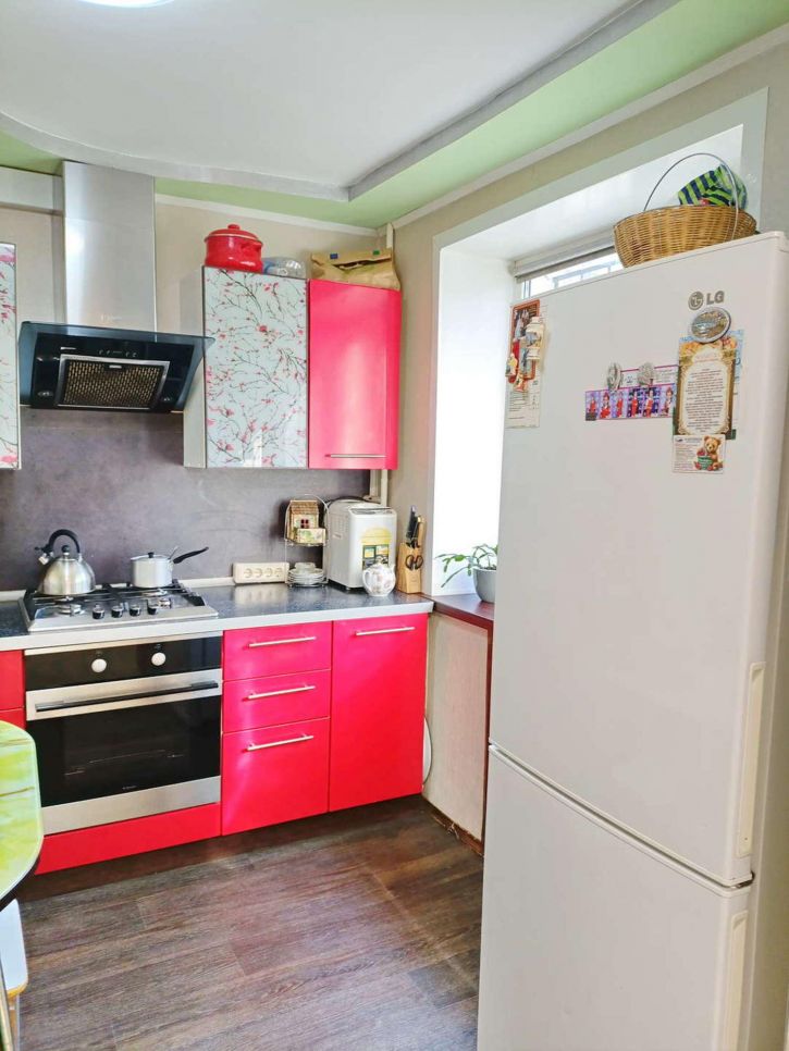 3-комн квартира Остужева улица, 13