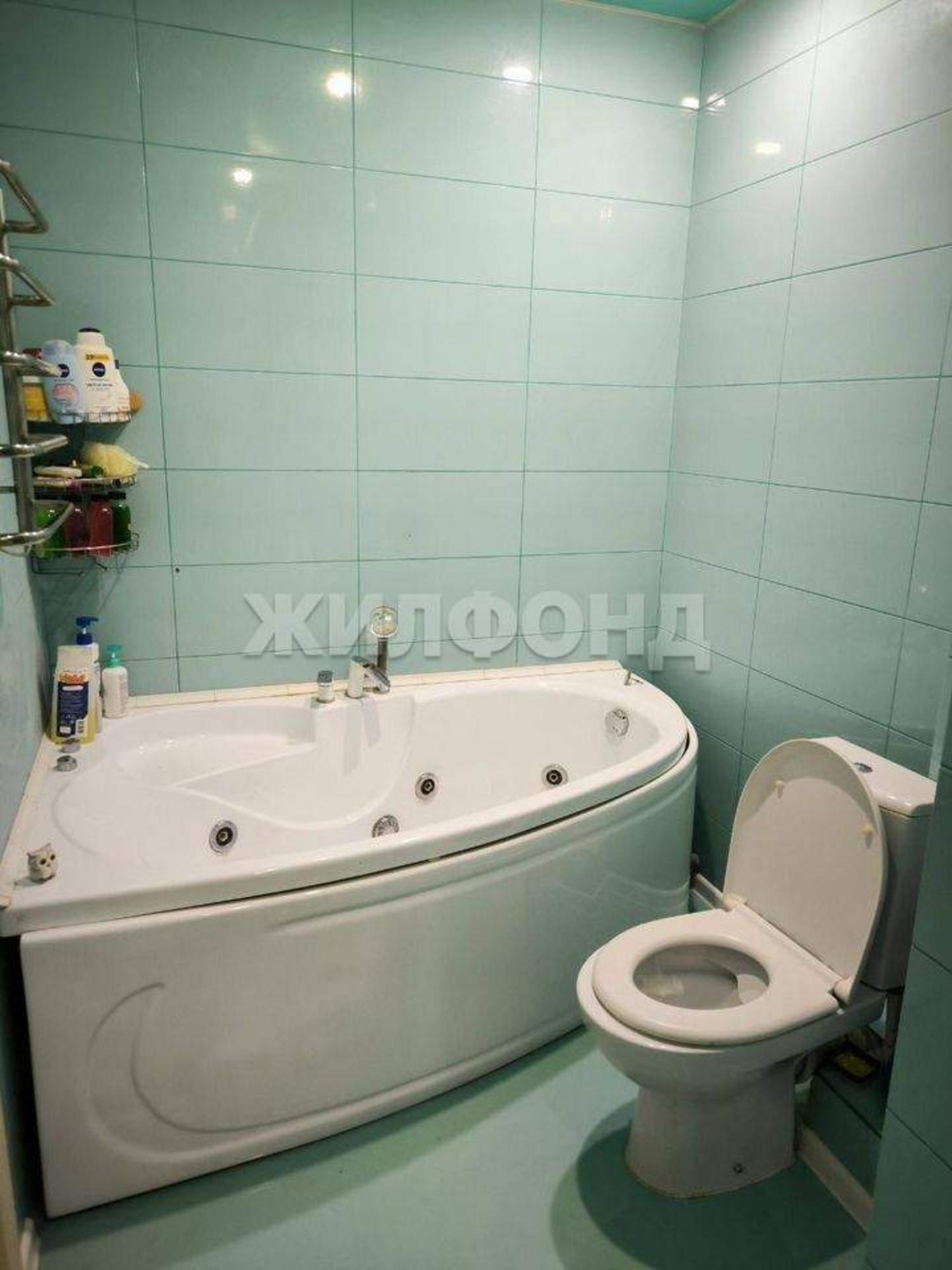 Купить квартиру за 10 500 000 рублей на Антонова-Овсеенко улица, д.33б