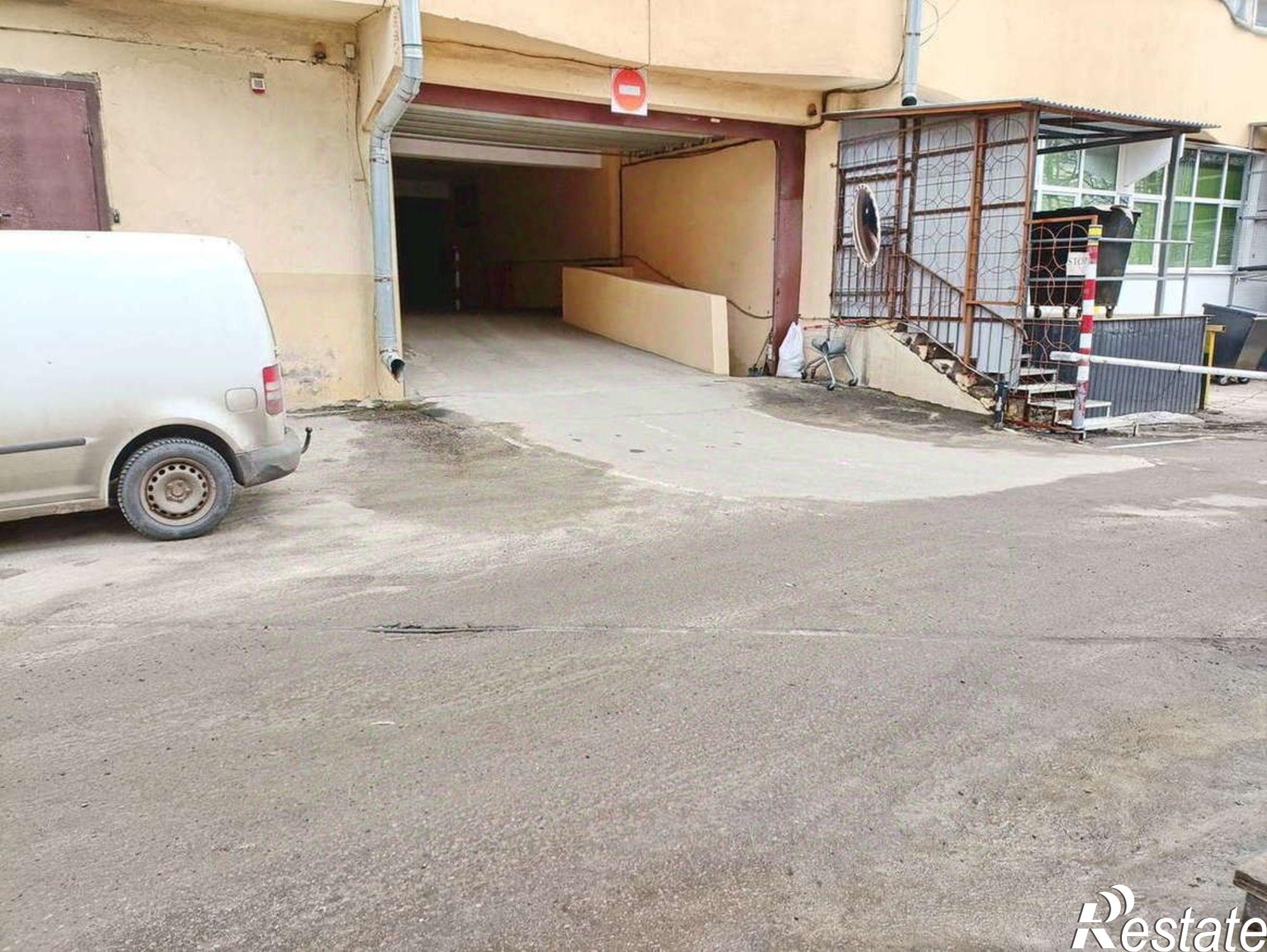Купить гараж, место в паркинге за 1 800 000 рублей на Московский пр-кт, 102в