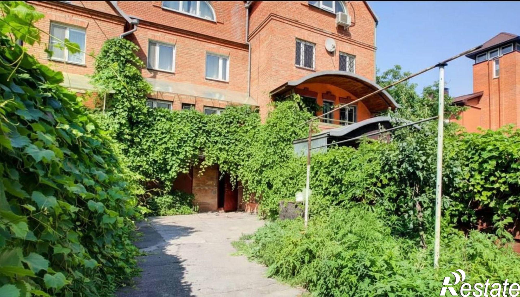 Купить дачу, дом, коттедж за 80 000 000 рублей на Детский переулок, 27А