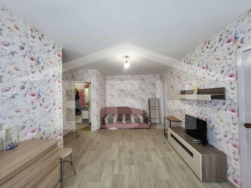 Продажа 2-комн квартиры Домостроителей улица, 45