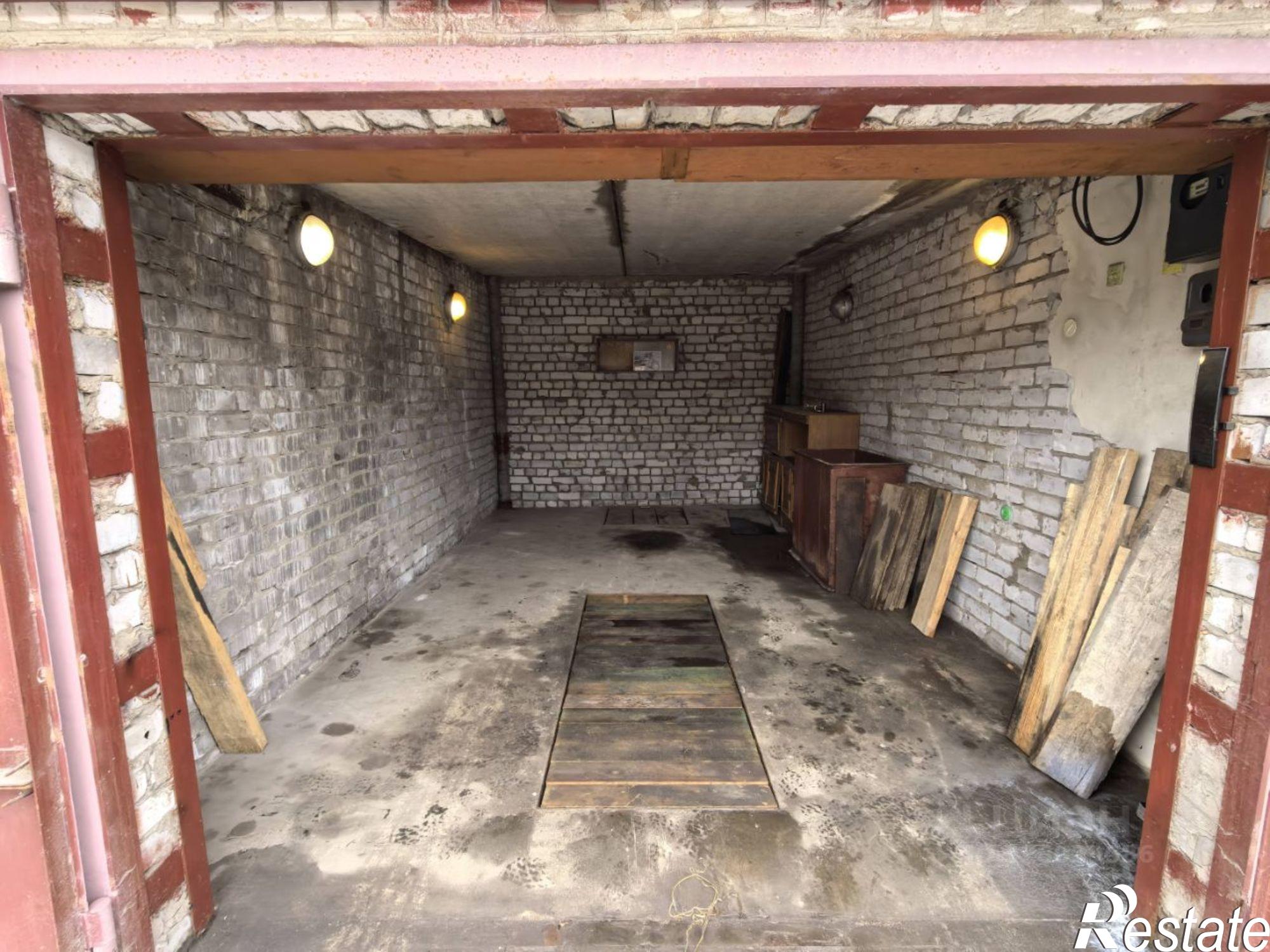 Купить гараж, место в паркинге за 532 рублей на ул Кривошеина, 7а