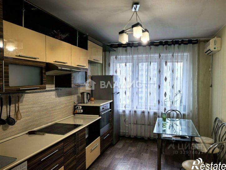 3-комн квартира улица 121-й Стрелковой Дивизии, 11Б,  д. 11Б