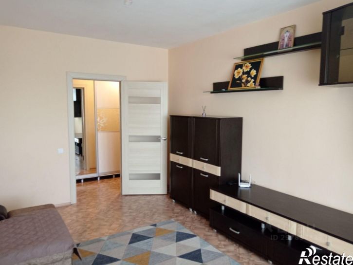 2-комн квартира улица Хользунова, 48,  д. 48