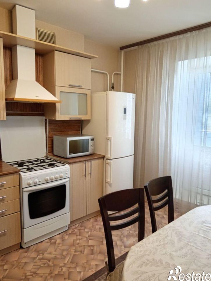 2-комн квартира улица Хользунова, 48,  д. 48