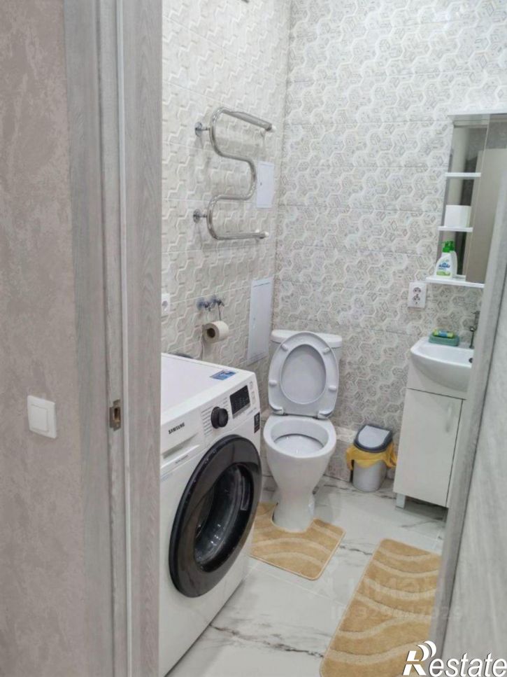 1-комн квартира б-р Содружества, 1,  д. 1